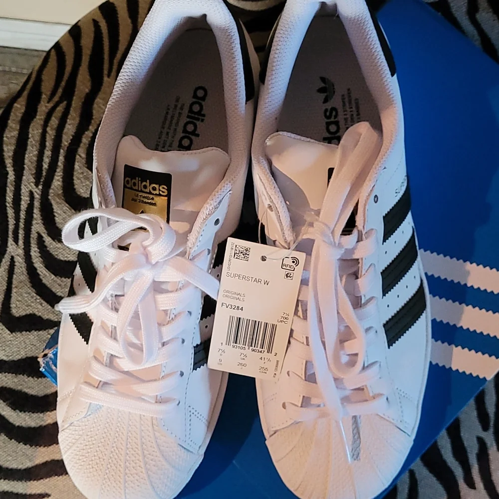 Adidas NWT Superstar - Picture 4 of 4